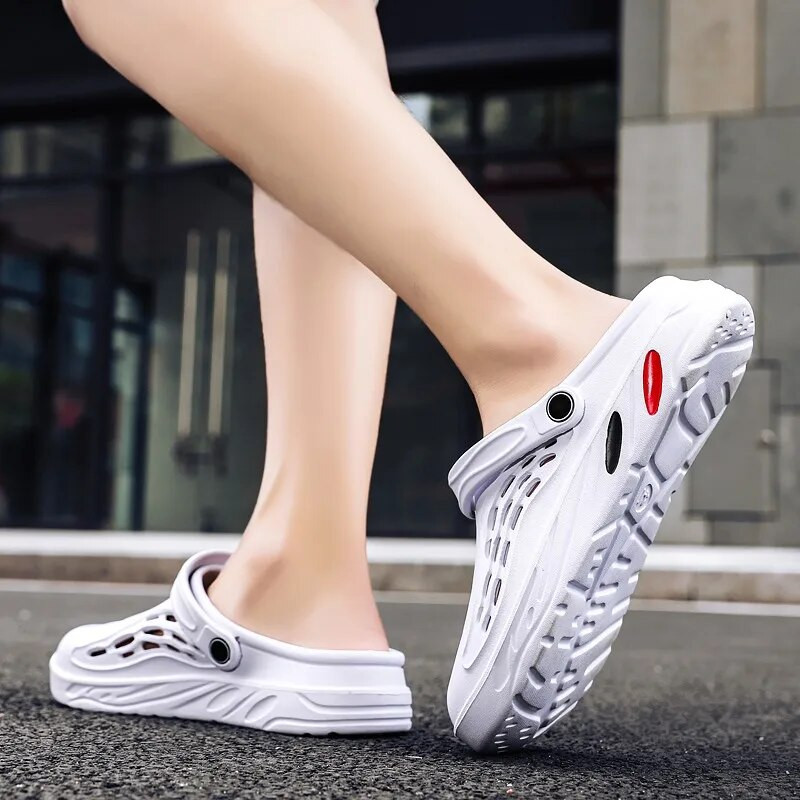 Jaunas vasaras vīriešu sandales Čības Pāris vīriešu sandales Luksusa Unisex āra dizaineru zīmola Mocasins Vīriešu čības Lēti vīriešu apavi