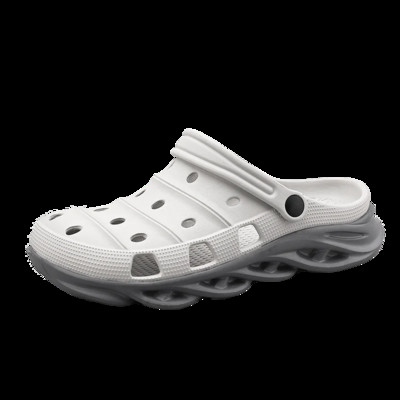 Sandales Vīriešu Flip Flops Vasaras EVA caurumu kurpes Pludmales koka tupeles Sandales Vīriešu Mājas Čības Āra Dārza Kurpes Liels 45 Izmērs