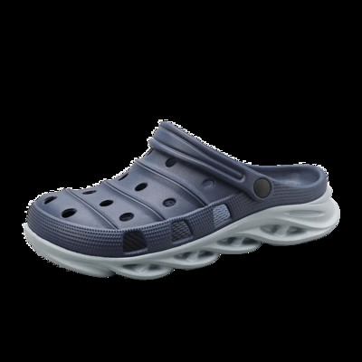 Sandales Vīriešu Flip Flops Vasaras EVA caurumu kurpes Pludmales koka tupeles Sandales Vīriešu Mājas Čības Āra Dārza Kurpes Liels 45 Izmērs