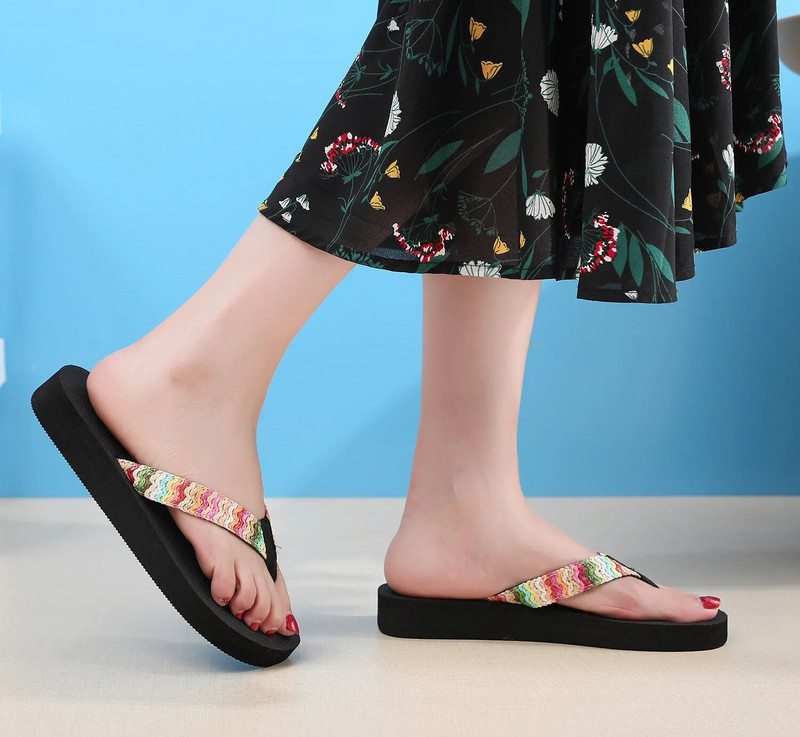 2024 Női papucsok divatos lapos szandálok kültéri szabadidő papucsok Utazás strandpapucsok női lapos papucsok csúszdák Zapatos