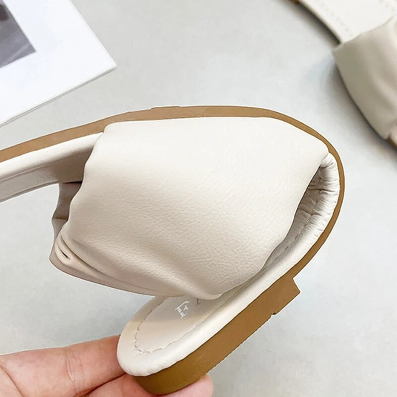 Sieviešu čības ar plakanām čībām 2023. gada vasarā, jaunas stilīgas kvadrātveida kroku sandales sievietēm, ikdienišķas, vienkrāsainas kurpes