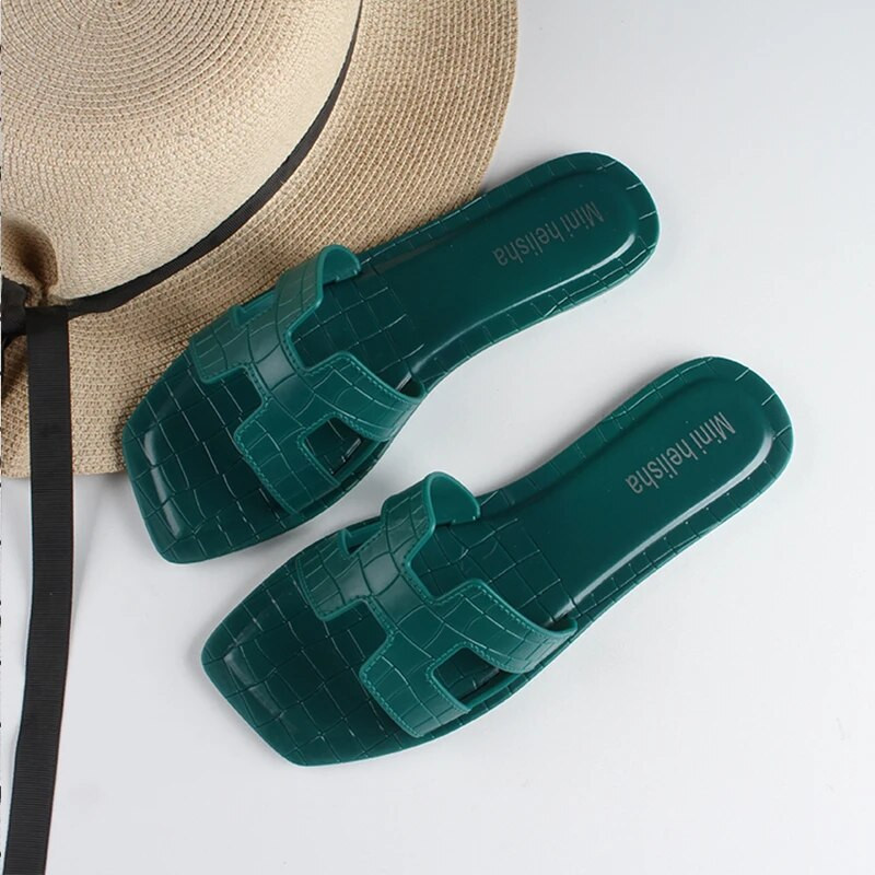 Női PVC papucsot viselnek kint a nyáron Új otthon Divat Square Head Plaids Lapos szabadidős strandpapucs