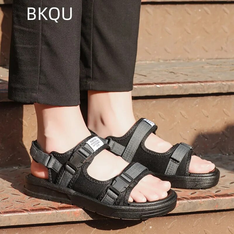 Férfi nyári szandálok, lapos sarkú, légáteresztő, ifjúsági trend összhangú, kényelmes, vízálló, csúszásmentes, könnyű nyári főnadrág
