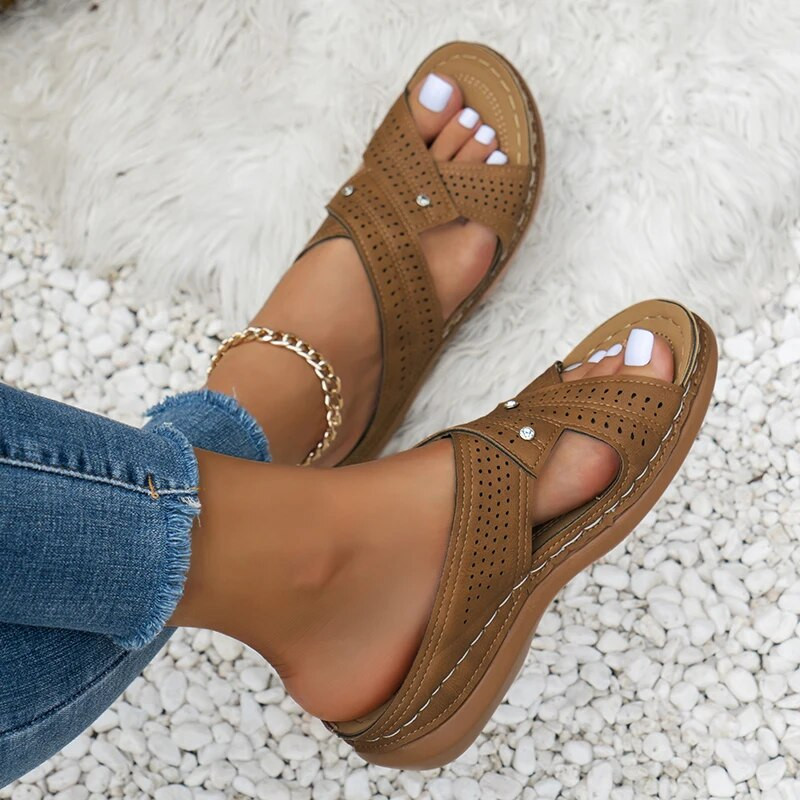 2024-es női szandálok új nyári cipők női elegáns alacsony sarkú szandálok nyári papucsok Zapatos Mujer éksarkú női szandálok