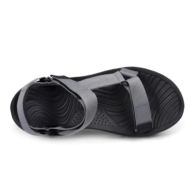 Vasaras vīriešu klasiskās sandales Dizaina ikdienas čības vīriešiem, elpojošas āra īpaši vieglas vīriešu pludmales apavi Sandalia Masculina