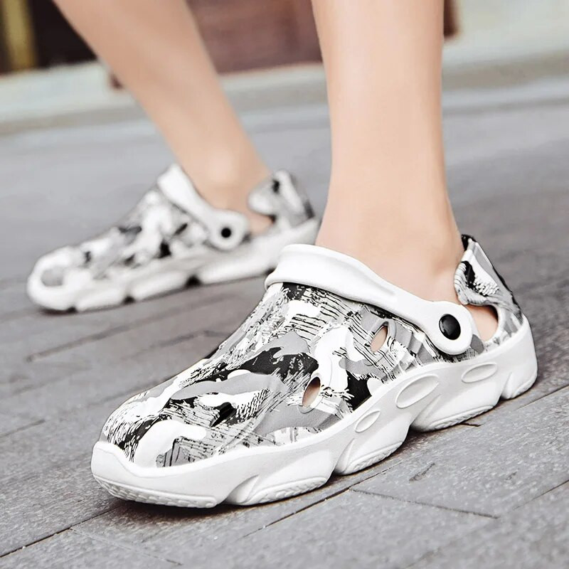 Vasaras dārza koka tupeles maskēšanās vīriešu sandales 2021. g. Vīriešu apavi Pludmales Āra Pretslīdēšanas Sporta Čības Pārgājienu Sandales Vīriešu 47 48