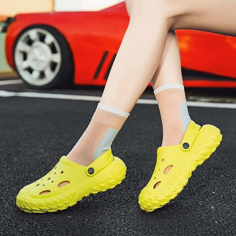 Férfi klumpák Platform Papucsok Nyári szabadtéri alkalmi strandcipők csúszásmentes zárt orrú EVA szandál férfiaknak puha talpú fürdőszobai csúszda