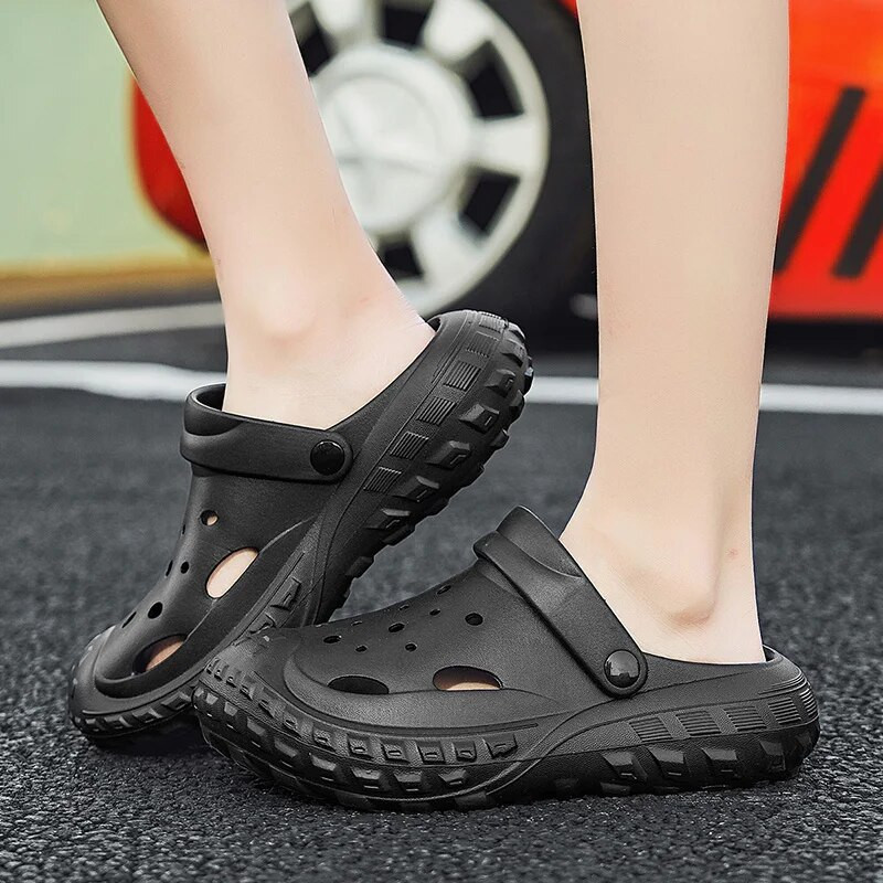 Férfi klumpák Platform Papucsok Nyári szabadtéri alkalmi strandcipők csúszásmentes zárt orrú EVA szandál férfiaknak puha talpú fürdőszobai csúszda