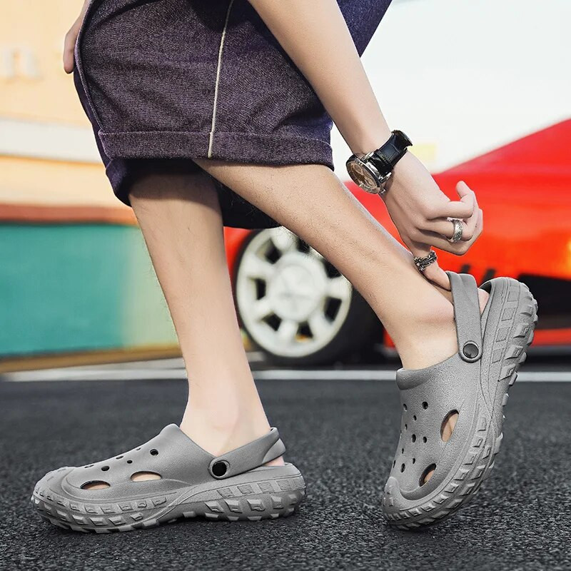 Férfi klumpák Platform Papucsok Nyári szabadtéri alkalmi strandcipők csúszásmentes zárt orrú EVA szandál férfiaknak puha talpú fürdőszobai csúszda