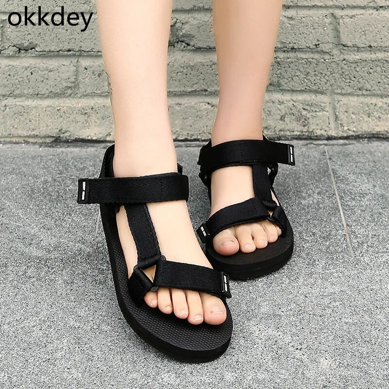 Hétköznapi férfi szandálok lapos, légáteresztő, divatos, kényelmes kültéri cipők könnyű, tavaszi nyári szandálok