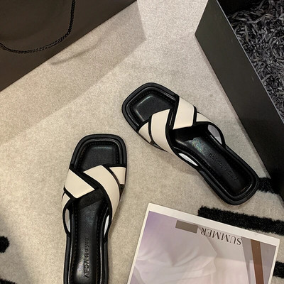 Szilárd, alacsony sarkú pu papucs nőknek 2024 új, forró akció divat nyári női cipők négyszögletes sarkú gumi női papucs Zapatos