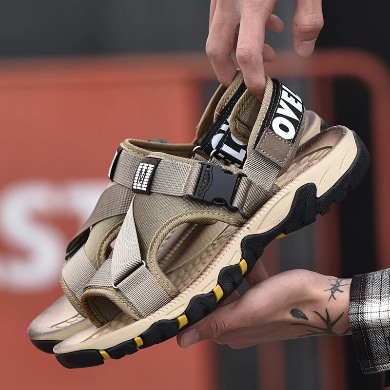 Modes vīriešu sandales Neslīdošas Pretnodiluma vīriešu sandales mājās un ārā Mīkstas un komfortablas vasaras kurpes Vīriešu elpojošas čības