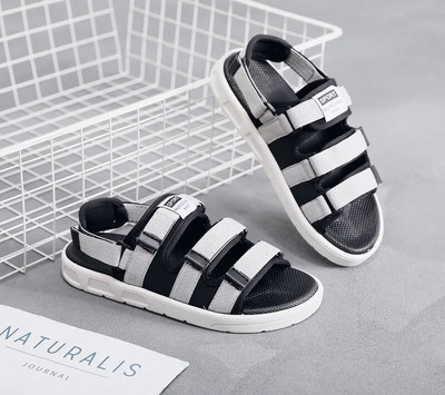 2022 új nyári férfi divat Sandlas szabadtéri sport strand pár alkalmi, kényelmes, nyitott orrú, hideg cipők, felcsúsztatható papucsok