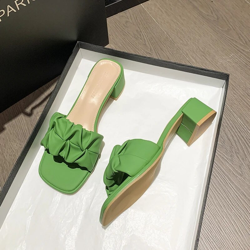 Kvadrātveida galvas sandales sievietēm vasarai Jaunas, biezas papēža kroku ārējās valkāšanas čības Sieviešu Zapatillas De Mujer Sieviešu apavi