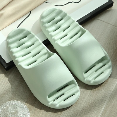 Új nyári gyorsan száradó szivárgó kopás fürdéshez Férfi Női Csúszásmentes Puha Fürdőszoba Vágott papucs Női Otthoni Flip Flop