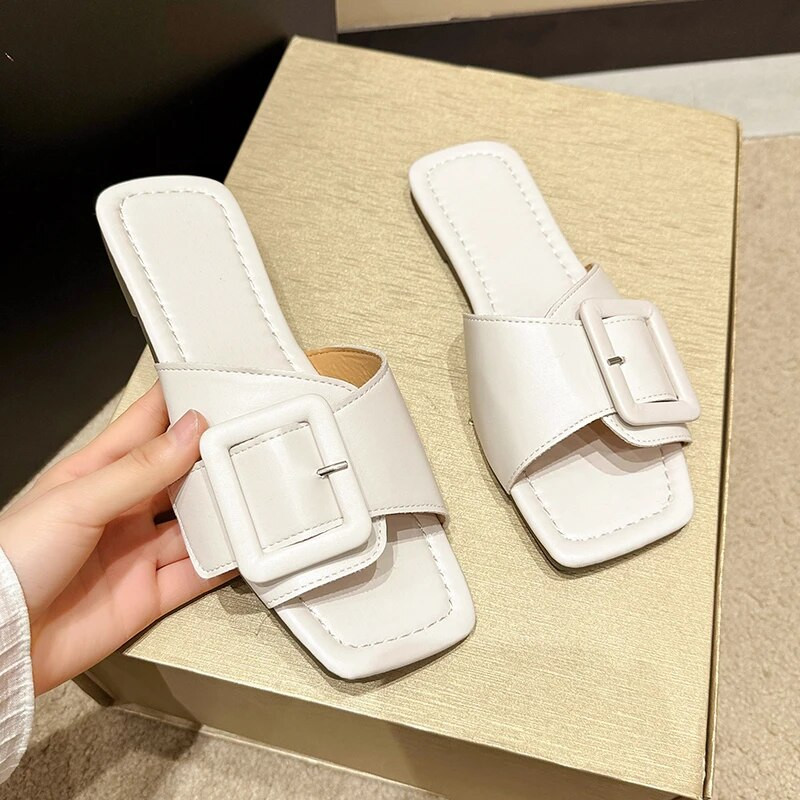 Vasaras čības ar plakanu dibenu sievietēm, kas valkā sandales, lielas, lielas pludmales apavi sievietēm Tīkla čības Luksusa sandales