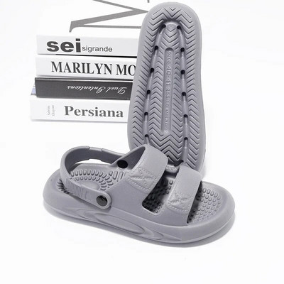 Kültéri férfi szandálok Breath könnyű papucsok kerti cipők klumpák pár strand alkalmi cipők csúszásmentes fürdőszobai papucsok beltéri papucsok