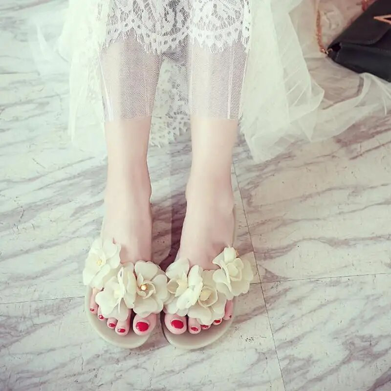 36-40-es méret Női papucsok Nyári Femmes Virágos Lapos Papucsok Cipők Mujer Strandszandálok Bohemia Slides Puha Chaussures Y13