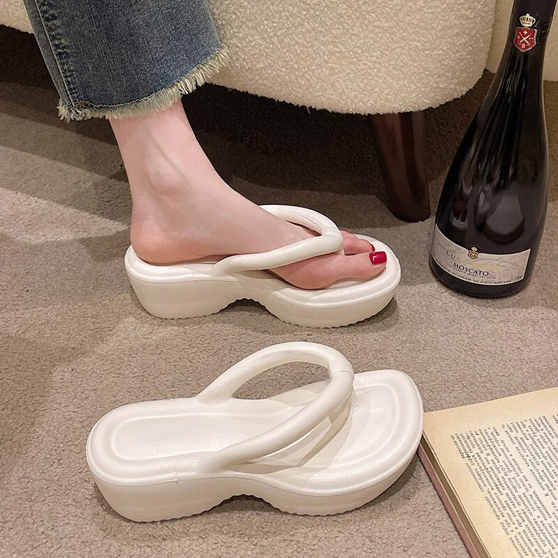 Női, vastag alsó ékek, papucsok 2024-es nyári csíptetős orrú, vaskos platformszandálok női Eva csúszásmentes kültéri papucsok