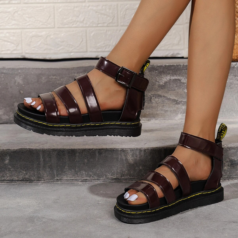 2023-as Spot nagy nyári új, vastag talpú, egysoros, hétköznapi római szandál, női, szegélyen átívelő, kerek fejű csatos cipő