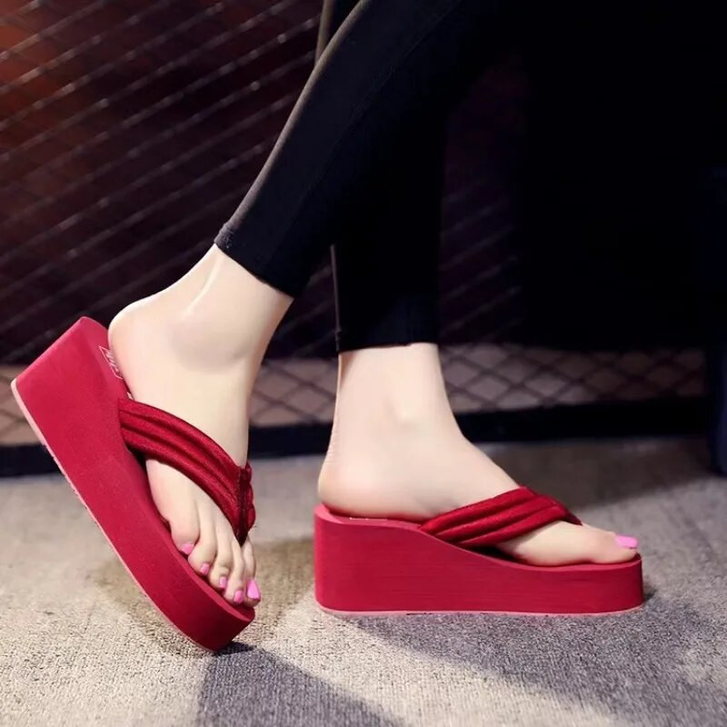 Vasaras čības sievietēm Biezas zoles čības Ķīļi Slaidi Sieviešu platforma Pludmales apavi Sieviešu ikdienas apavi ar atvērtu purngalu