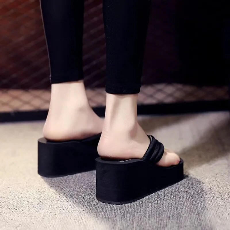 Vasaras čības sievietēm Biezas zoles čības Ķīļi Slaidi Sieviešu platforma Pludmales apavi Sieviešu ikdienas apavi ar atvērtu purngalu