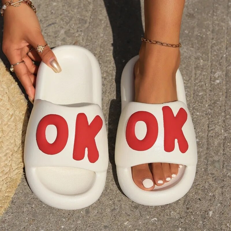 Nyári hálószoba csúszdák puha fehér női papucs beltéri kültéri papucs vastag ház platform divat csúszásmentes női szandál