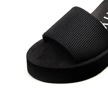 Чехли Дамски за лятото Нехлъзгаща се материя Обувки с горни токове Домашни чехли Мека подметка на платформа Дамски плажни обувки Джапанки