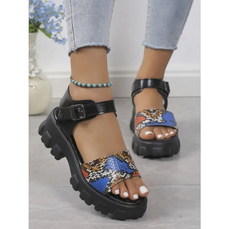 Vasaras elpojoši apavi Naktsklubs Mīkstas kažokādas siksnas Ikdienas apavi ar biezu zoli Forši biezi augstpapēžu kurpes Mīkstas zoles sandales platformas kurpes