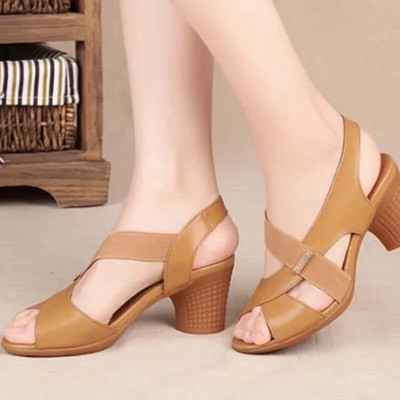 Дамски обувки 2024 Модни дамски сандали с приплъзване на разпродажба Летни едноцветни отворени пръсти на открито, среден ток, сбити плажни сандали, дамски