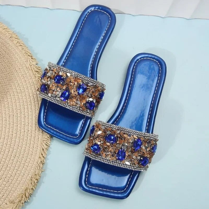 Sudraba spīdīgas čības Sieviešu Vasaras Nodilums Rupja Papēža Krāsa Viss Mode Rhinestone Sandales Plakanas Sieviešu Kurpes 43 Izmērs