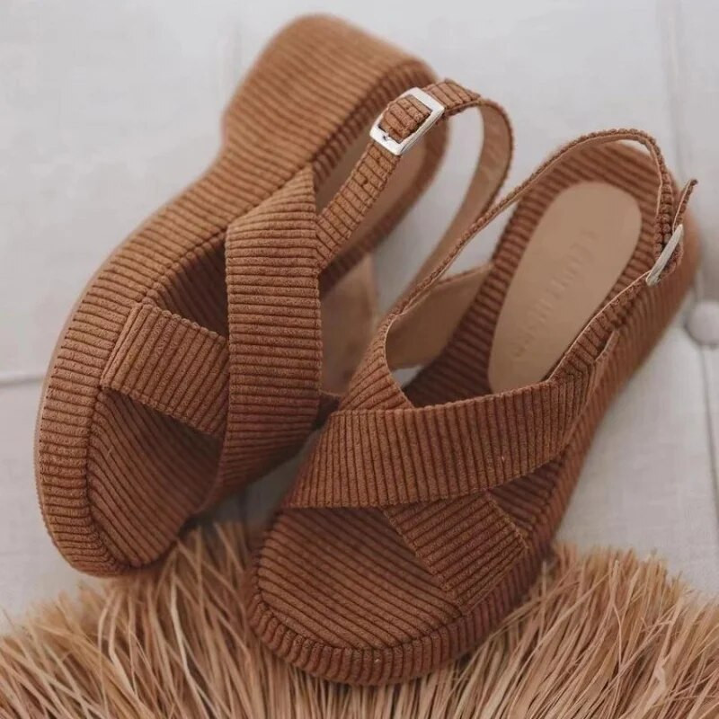 Γυναικεία παπούτσια σε έκπτωση 2023 Νέα καλοκαιρινή μόδα Στρογγυλή κεφαλή Μασίφ γυναικεία σανδάλια Casual απλά ελαφριά γυναικεία σανδάλια