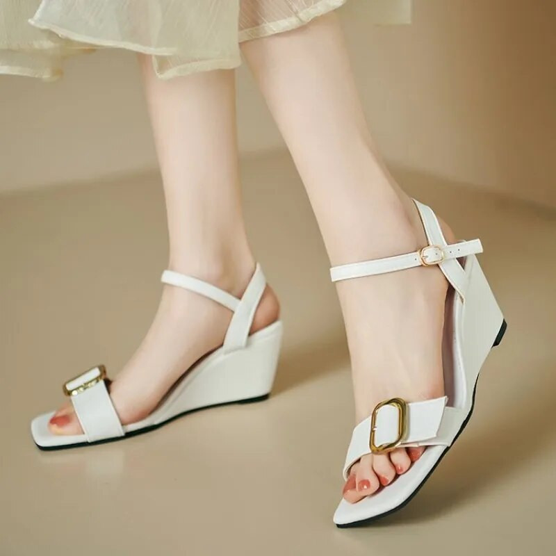 Wedges Naiste sandaalid Kõrged kontsad Kleit Kõndimisjalatsid Vabaaja sussid Suvi 2024 Uus kõndiv moedisainer hubane naiste liumäed