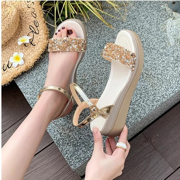 Sieviešu kristāla ķīļi sandales vidēji papēži apavi Pludmales vasaras platformas čības, 2024. gada atvērtas pirksta slaidas, mājīgas, greznas sieviešu čības