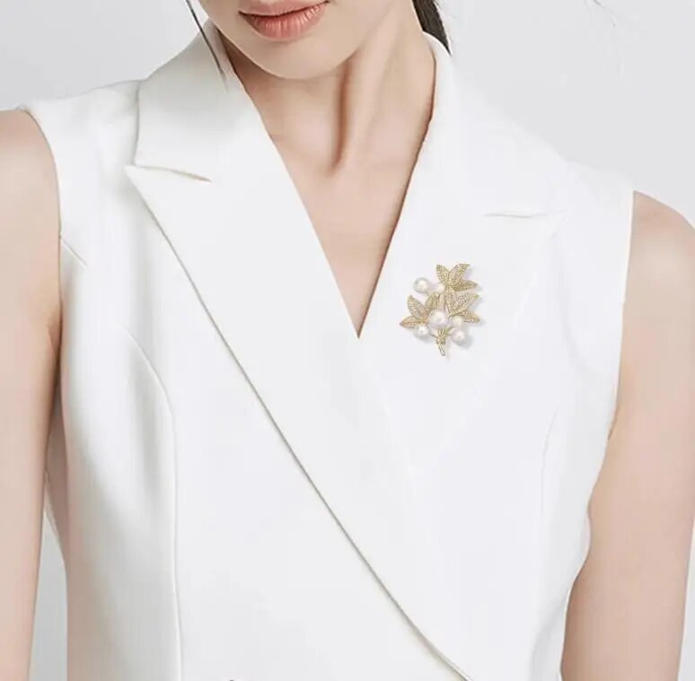 Modes pērļu kļavu lapu kalnu strēlakmens saktas sievietēm Elegantas metāla fiksētas apģērba piespraudes Ikdienas rotaslietas aksesuāri