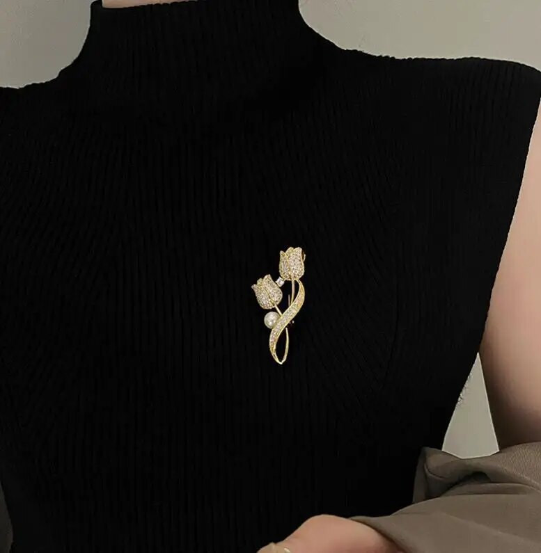 Zelta tulpju ziedu imitācijas pērļu sakta Spīdīga CZ Pilna ar Rhinestone Sieviešu saktas Metāla piespraudes ballītes nozīmīte Rotaslietas Dāvanas