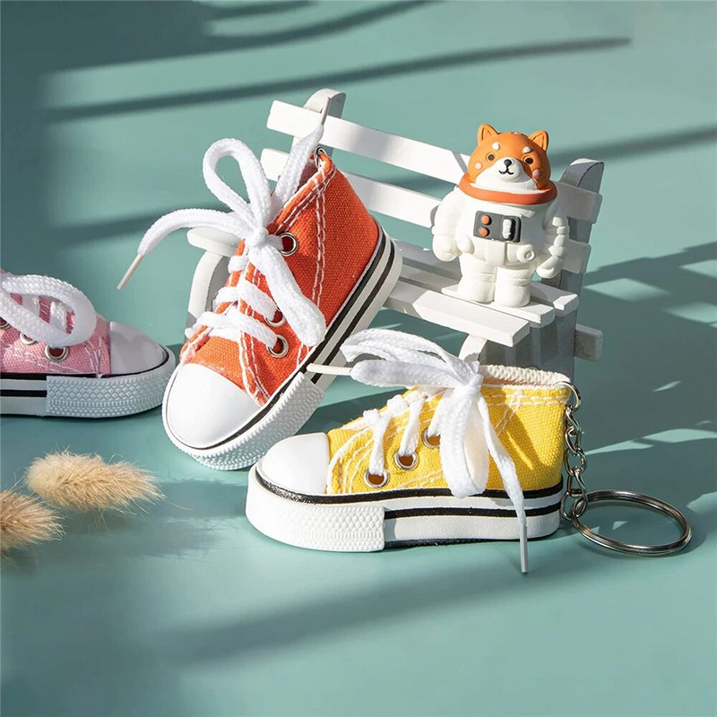 Creative 3D Canvas Sneaker Tenisa apavu atslēgu piekariņš Cute Mini Sport Kurpes Kulons Atslēgu piekariņi Automašīnas Simulācija Piekariņu soma atslēgu turētājs