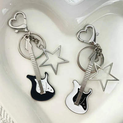 Y2k Guitar Love Heart Ключодържател за мъже, жени Star Sweet Keychain Cool Trendy Fashion Pendant Rock Punk Vintage Accessories Gift