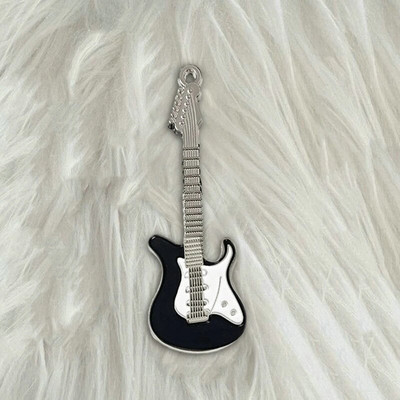 Y2k Guitar Love Heart atslēgu piekariņš vīriešiem Sievietēm Zvaigzne Sweet Keychain Forši moderns kulons rokpanks vintage aksesuāri dāvana