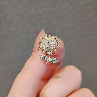 Rhinestone piespraudes piespraudes ziedu dzīvnieku loku saktas sievietēm Metāla atloka piespraudes Pretspīduma Fiksētas džempera nozīmītes Apģērbu aksesuāri