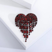 Dmari Designer Luxury Jewelry For Clothing Αίμα Μαύρο στρας Καρφίτσα σε σχήμα καρδιάς Καρφίτσες πέτο με μακριά κλωστή Φούντα καρφίτσα Γυναικεία καρφίτσα