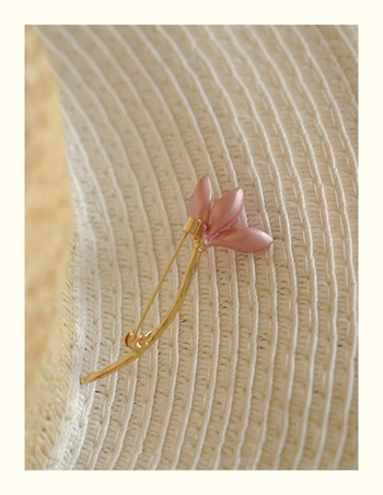 Изящни розови лотосови цветя брошка игли жени момичета метални растения емайл етикет шапка шапка игли костюм палто японски модни аксесоари