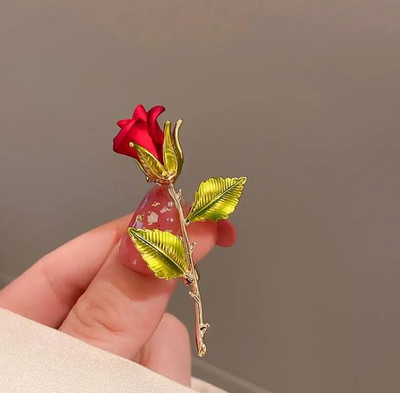 Uued naturaalsest koorega kivist liblikaprossid naistele reväärinõelad Elegantsed peoriided, ülikond, väikesed aksessuaarid, kingitus