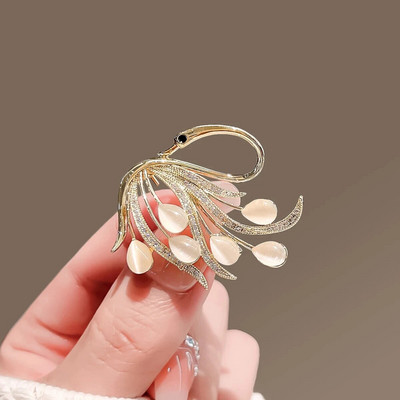 Elegantne Pearl Crystal Liblikas pärg Pross Mood Temperament Ehted Ülikond Riietus Mantel Haaknõelad