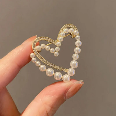 Elegantne Pearl Crystal Liblikas pärg Pross Mood Temperament Ehted Ülikond Riietus Mantel Haaknõelad