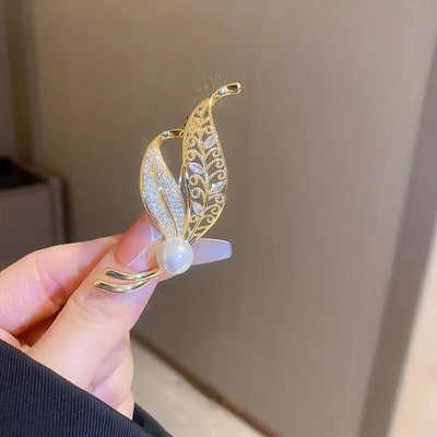 Elegantne Pearl Crystal Liblikas pärg Pross Mood Temperament Ehted Ülikond Riietus Mantel Haaknõelad