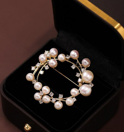 Elegantne Pearl Crystal Liblikas pärg Pross Mood Temperament Ehted Ülikond Riietus Mantel Haaknõelad