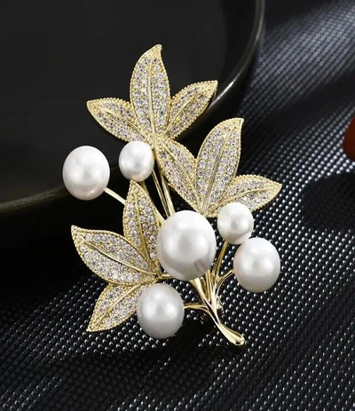 Elegantne Pearl Crystal Liblikas pärg Pross Mood Temperament Ehted Ülikond Riietus Mantel Haaknõelad