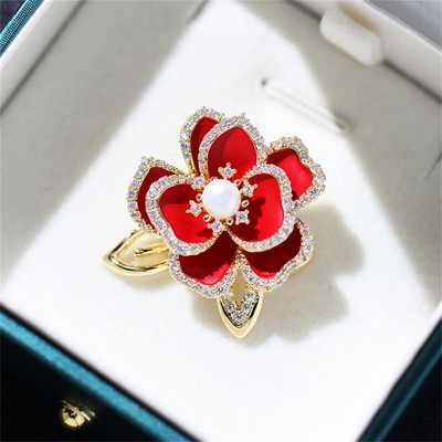 Rinhoo moderna balta emalja, kamēlijas ziedu sakta sievietēm Eleganta pērļu imitācija, pušķu atloka piespraudes, augu nozīmītes rotaslietas