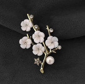 New Style Plum Blossom Branch Pearl Star καρφίτσες για γυναίκες Κομψές τσάντες ένδυσης Αξεσουάρ Καρφίτσες πέτο για δείπνο γάμου 2024